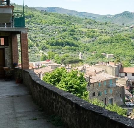 Casa Angolo Cantina Nel Castello Montegiovi ภายนอก รูปภาพ