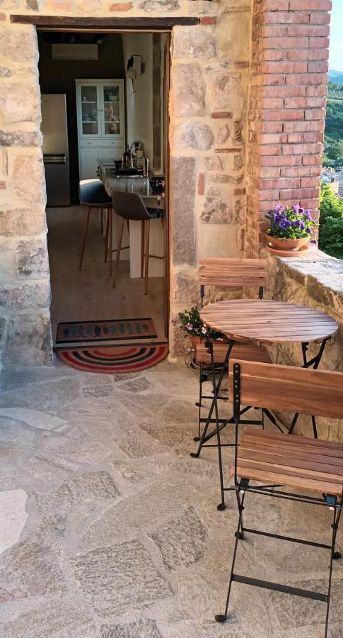 Casa Angolo Cantina Nel Castello Montegiovi ภายนอก รูปภาพ